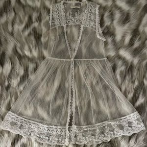 A’reve size S long lace vest